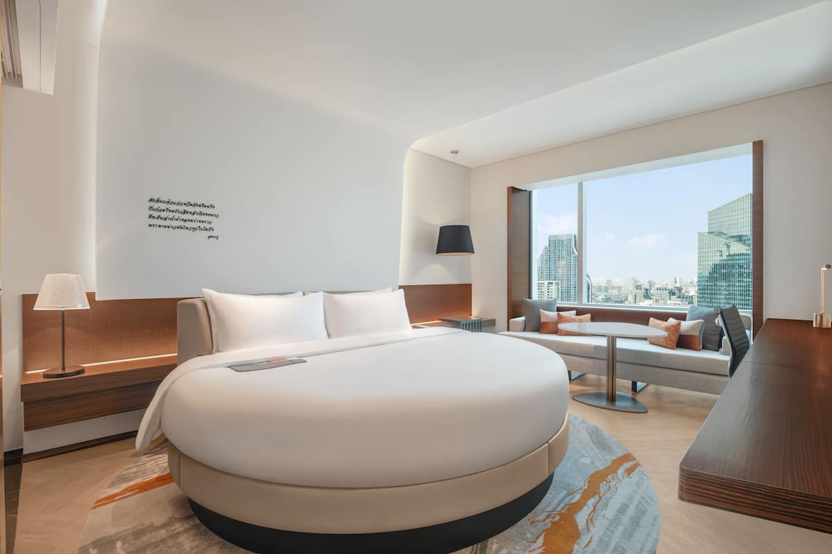 俱乐部客房, 1 张特大床 (Round Bed with Wellness High Floor) | 高档床上用品、羽绒被、迷你吧、客房内保险箱