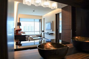 위성 채널 시청이 가능한 49인치 LED TV, TV, 장난감