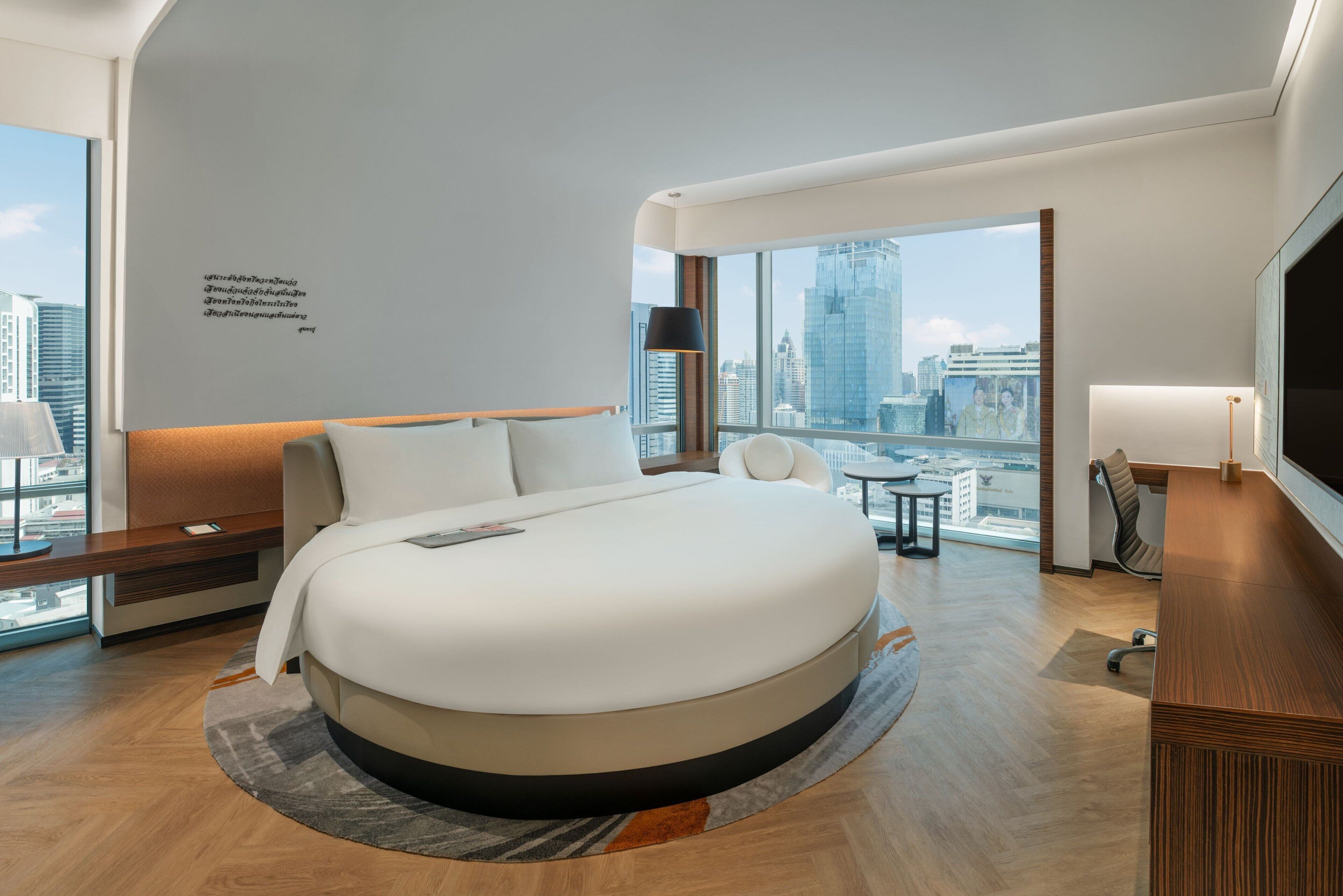 suite, 1 king bed, non smoking, corner | 1 bedroom, premium bedding, down duvets, minibar