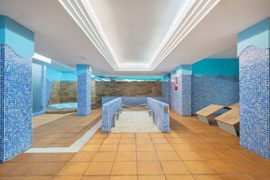 Sauna, bain à remous, massages