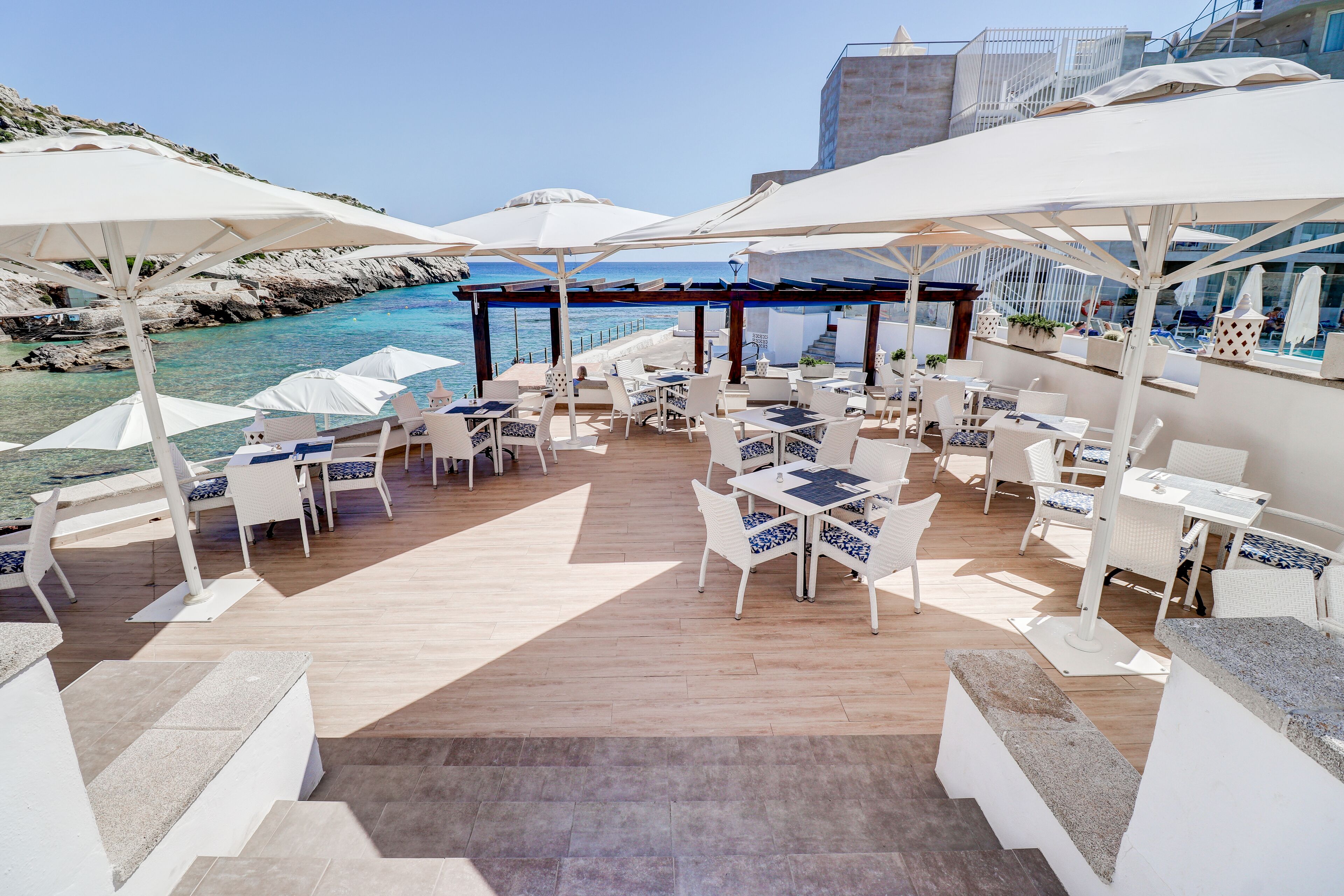 lunch and dinner served, mediterranean cuisine