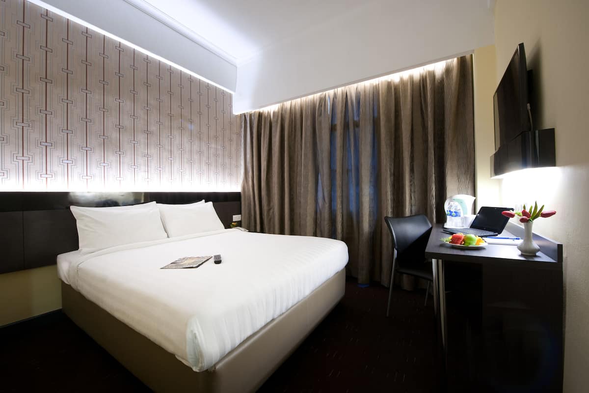 Minibar, in-room safe, desk, iron/ironing board (on request)