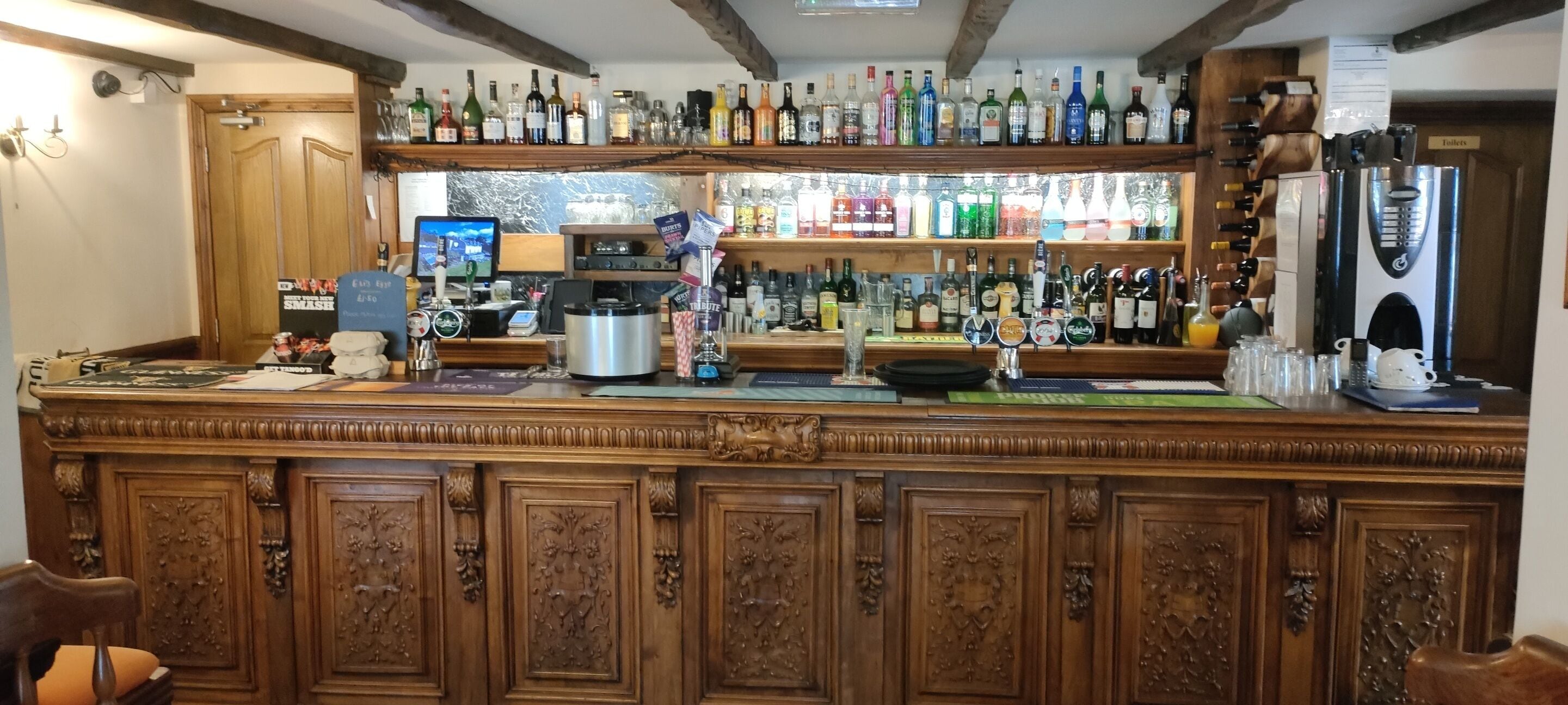 住宿內酒吧