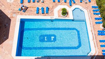 Outdoor pool, sun loungers