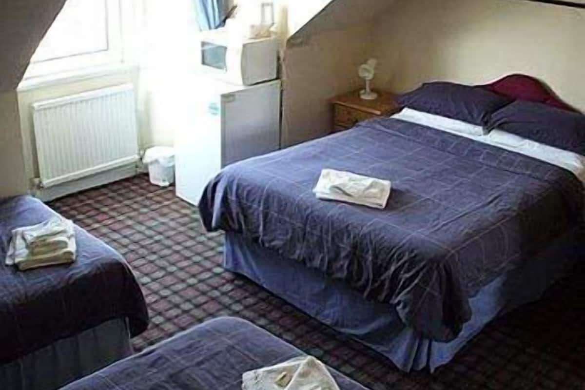 Ropa de cama de alta calidad y escritorio