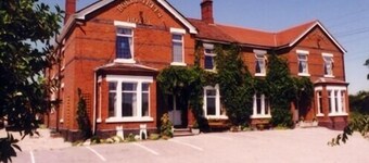 Holly Trees Hotel