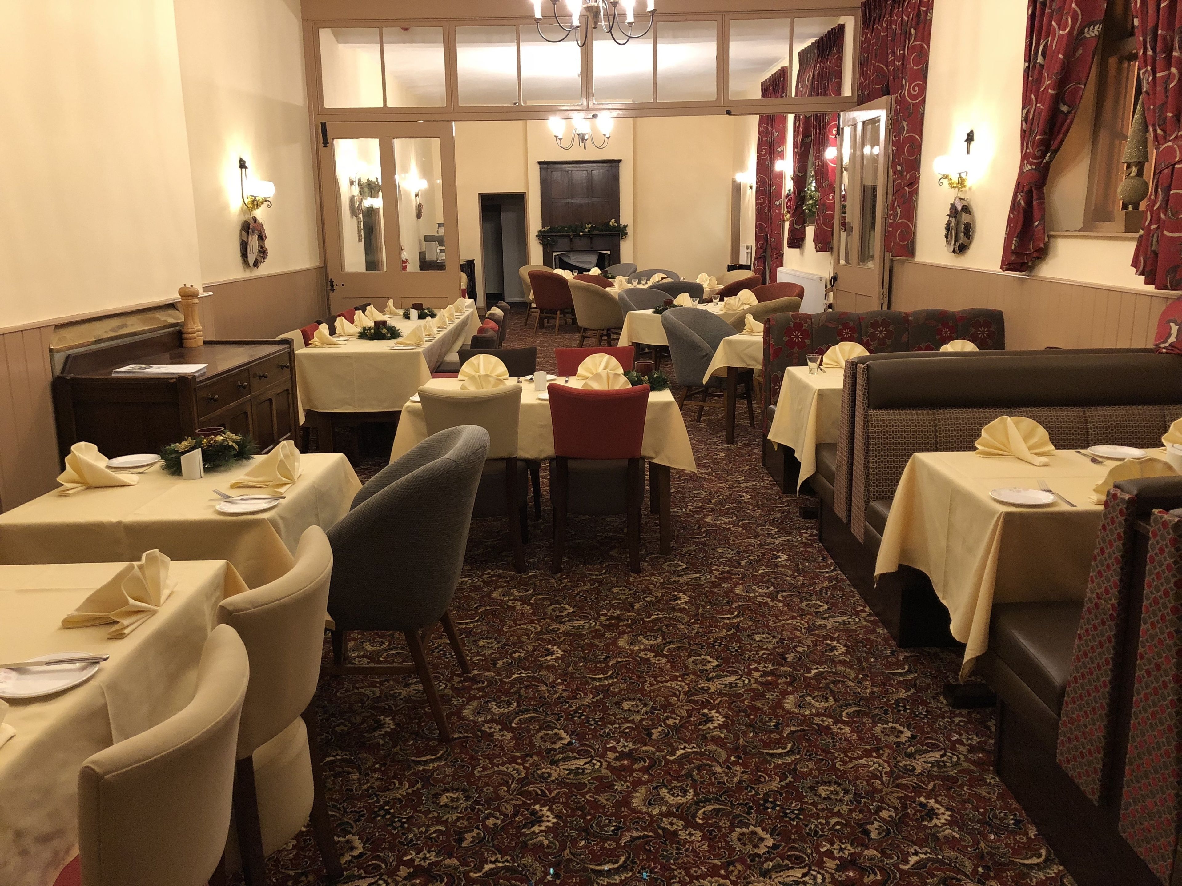 breakfast and dinner served, british cuisine