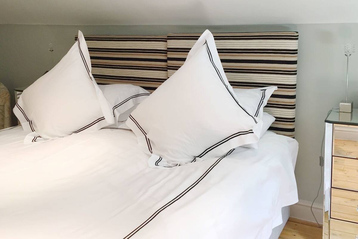 1 bedroom, blackout curtains, free wifi, bed sheets