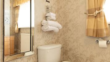 Doppelzimmer, mit Bad (Super Kingsize) | Badezimmer