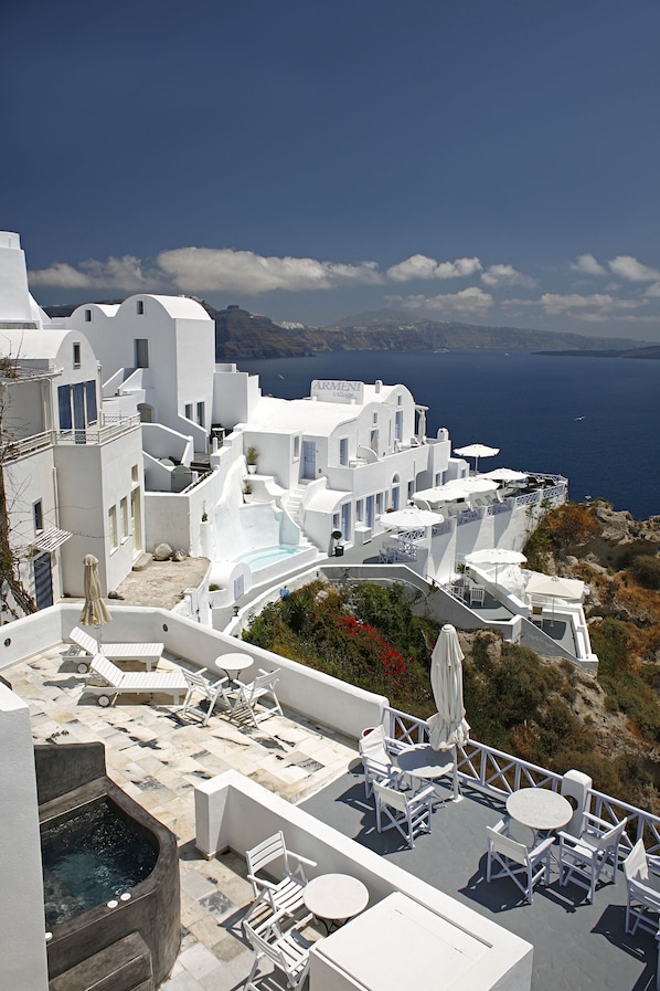 Property grounds - Armeni Village Rooms & Suites (Santorini)