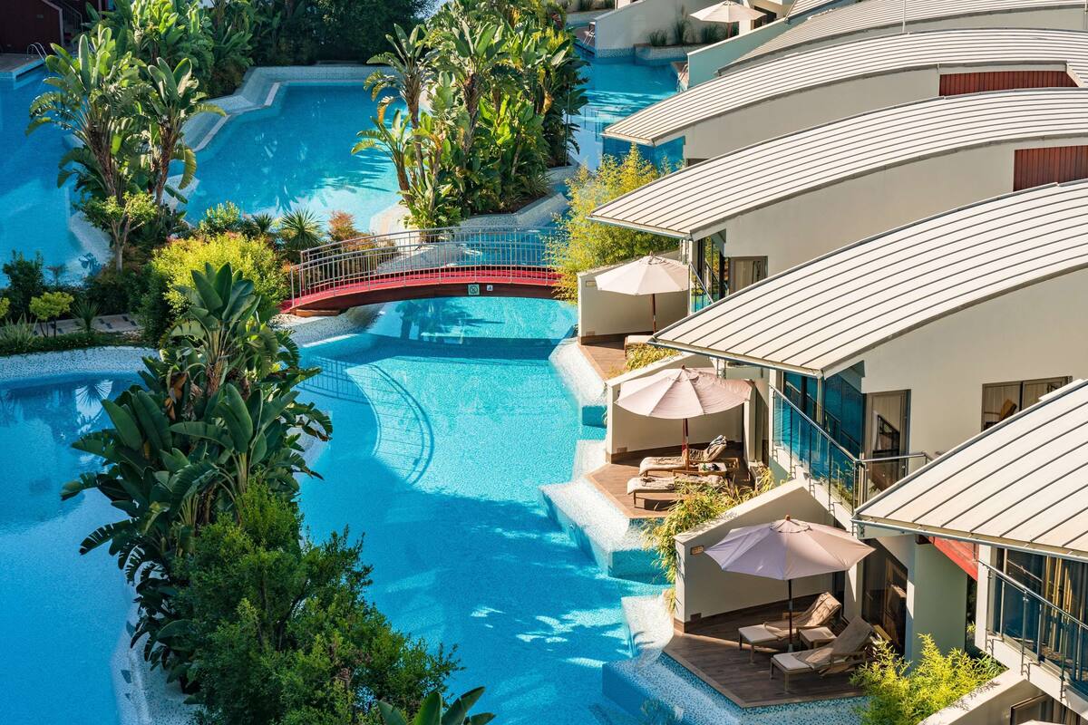 Lake Villas Amber & Sapphire, pool access | 客房景观