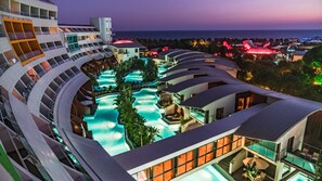 Indoor pool, 8 outdoor pools, open 8:30 AM to 7:00 PM, pool umbrellas - Cornelia Diamond Golf Resort & SPA (Serik)