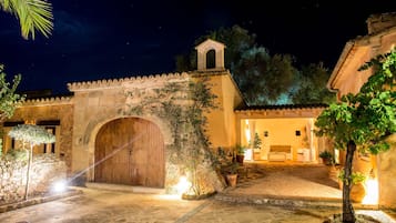 Front of property - evening/night