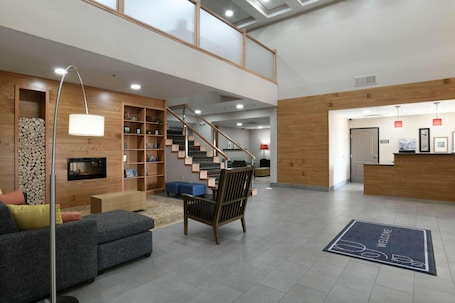 Lobby. Country Inn & Suites by Radisson, Oklahoma City Airport, OK