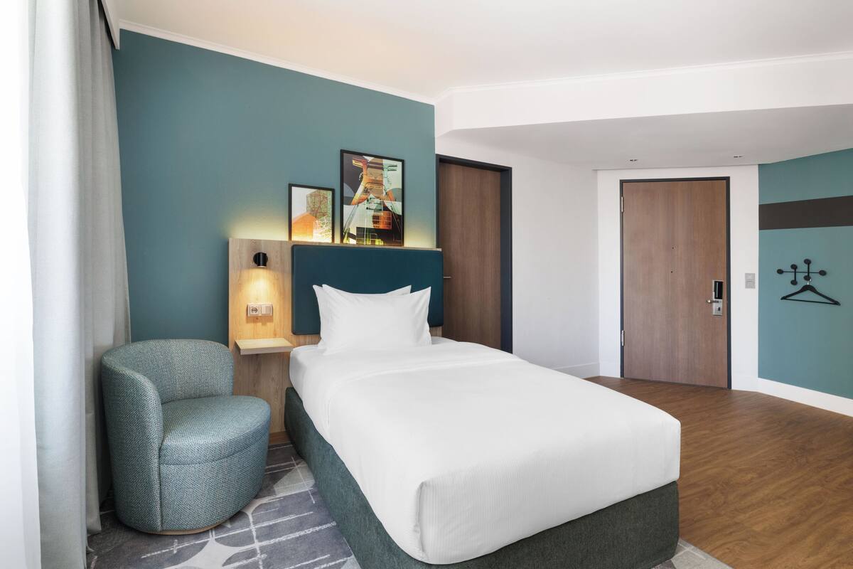 Room, 1 Queen Bed, Accessible