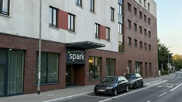 Vista frontal de la propiedad