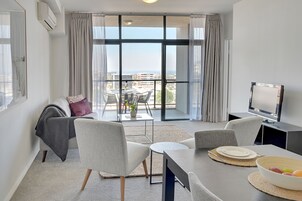 32-inch LCD TV with cable channels, TV