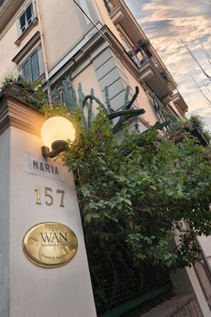 Exterior - Weekend a Napoli (Naples)