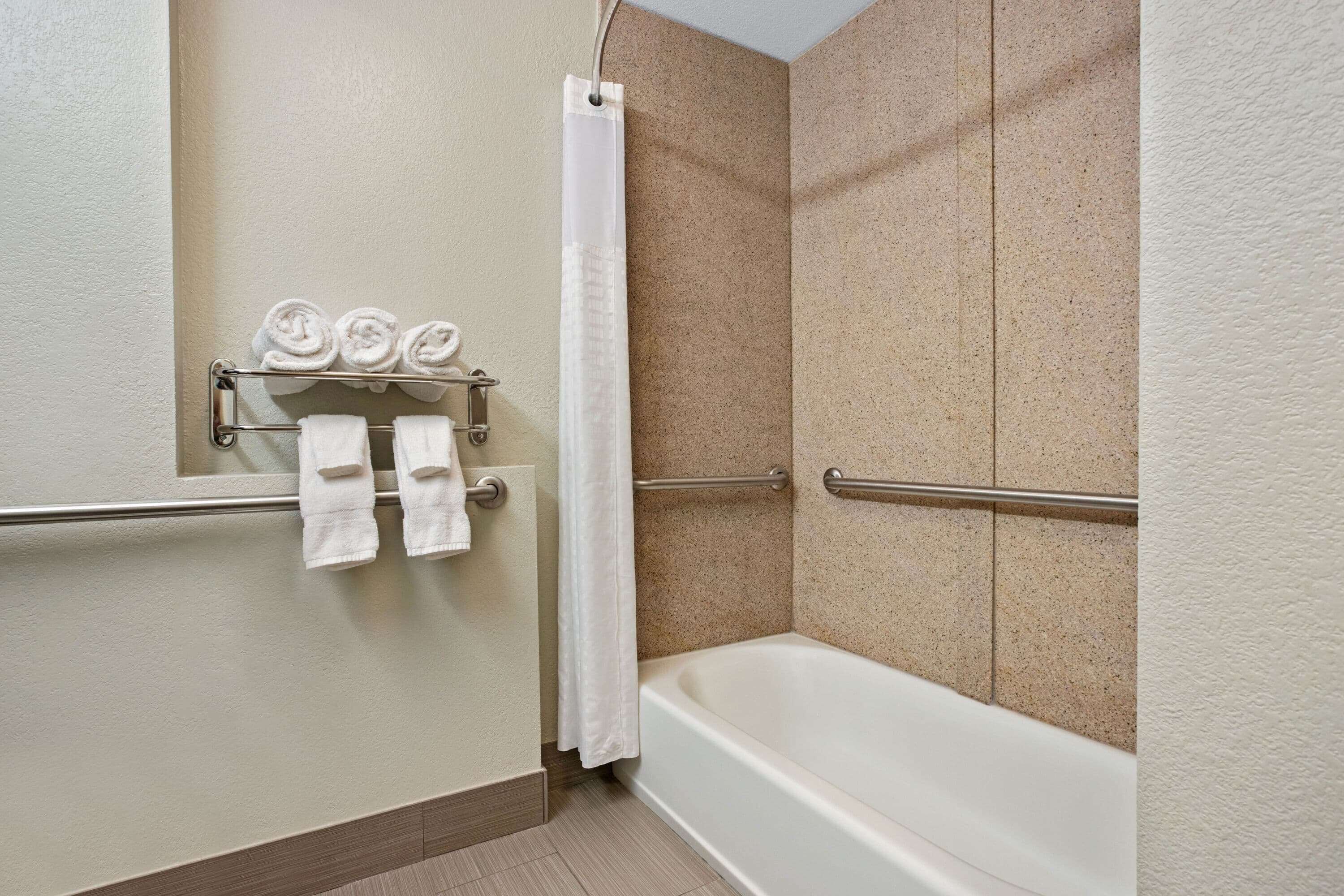 combined shower/bathtub, free toiletries, hair dryer, towels