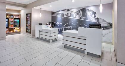La Quinta Inn & Suites by Wyndham Palestine
