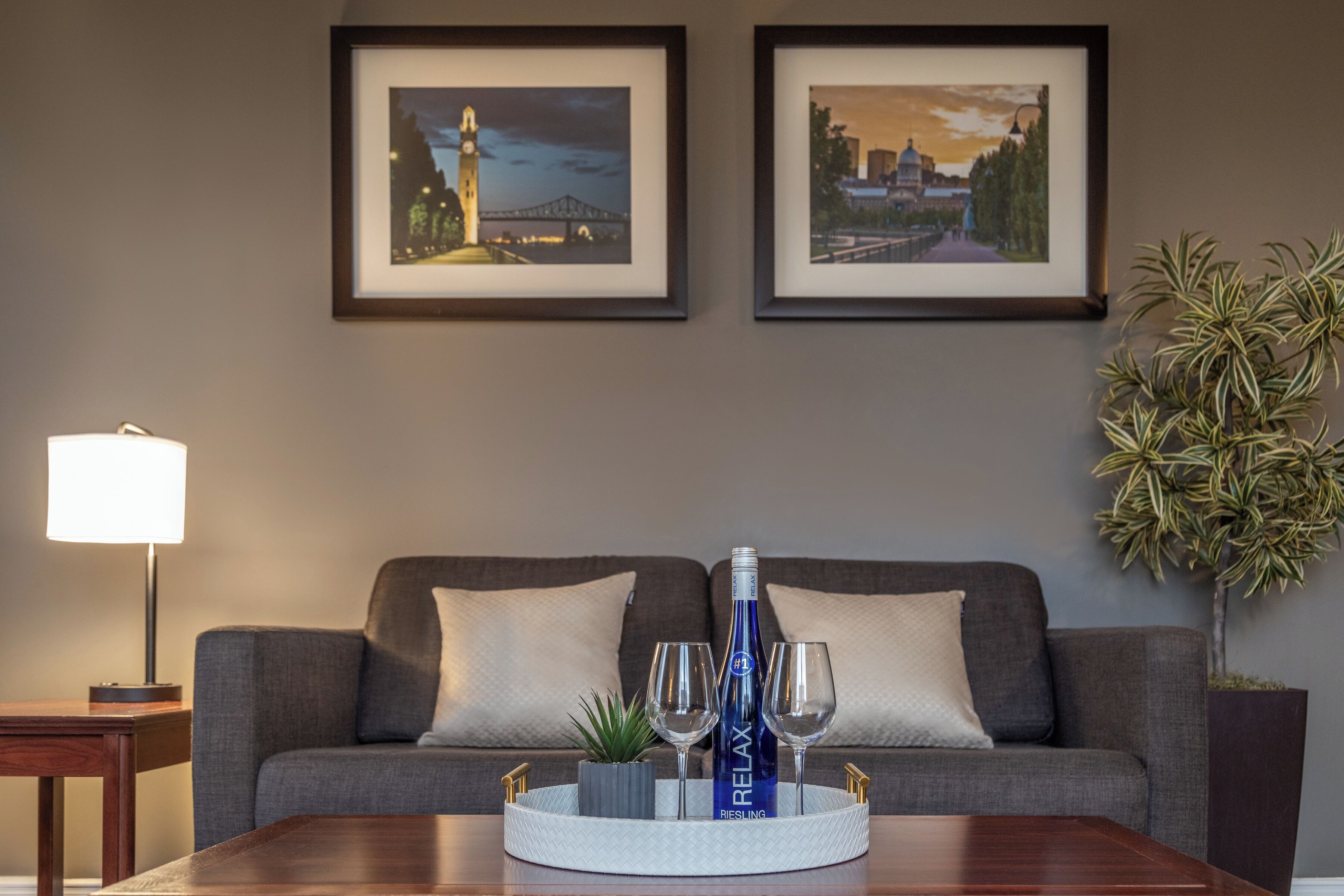 Family Suite, 2 Bedrooms, Kitchenette | Living area