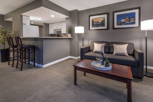 42 吋LCD 電視連有線電視頻道、電視