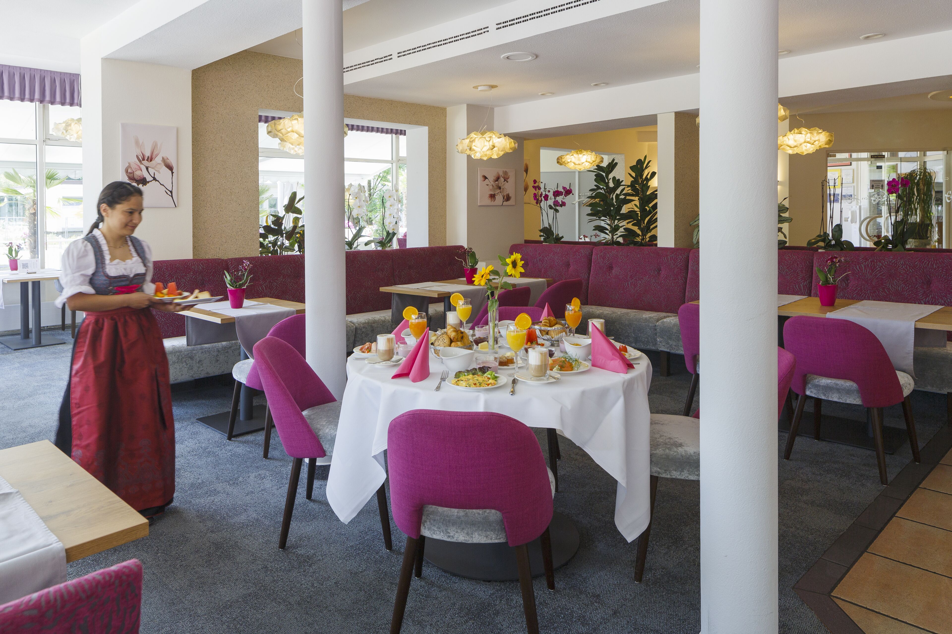 Café da manhã com buffet grátis todos os dias