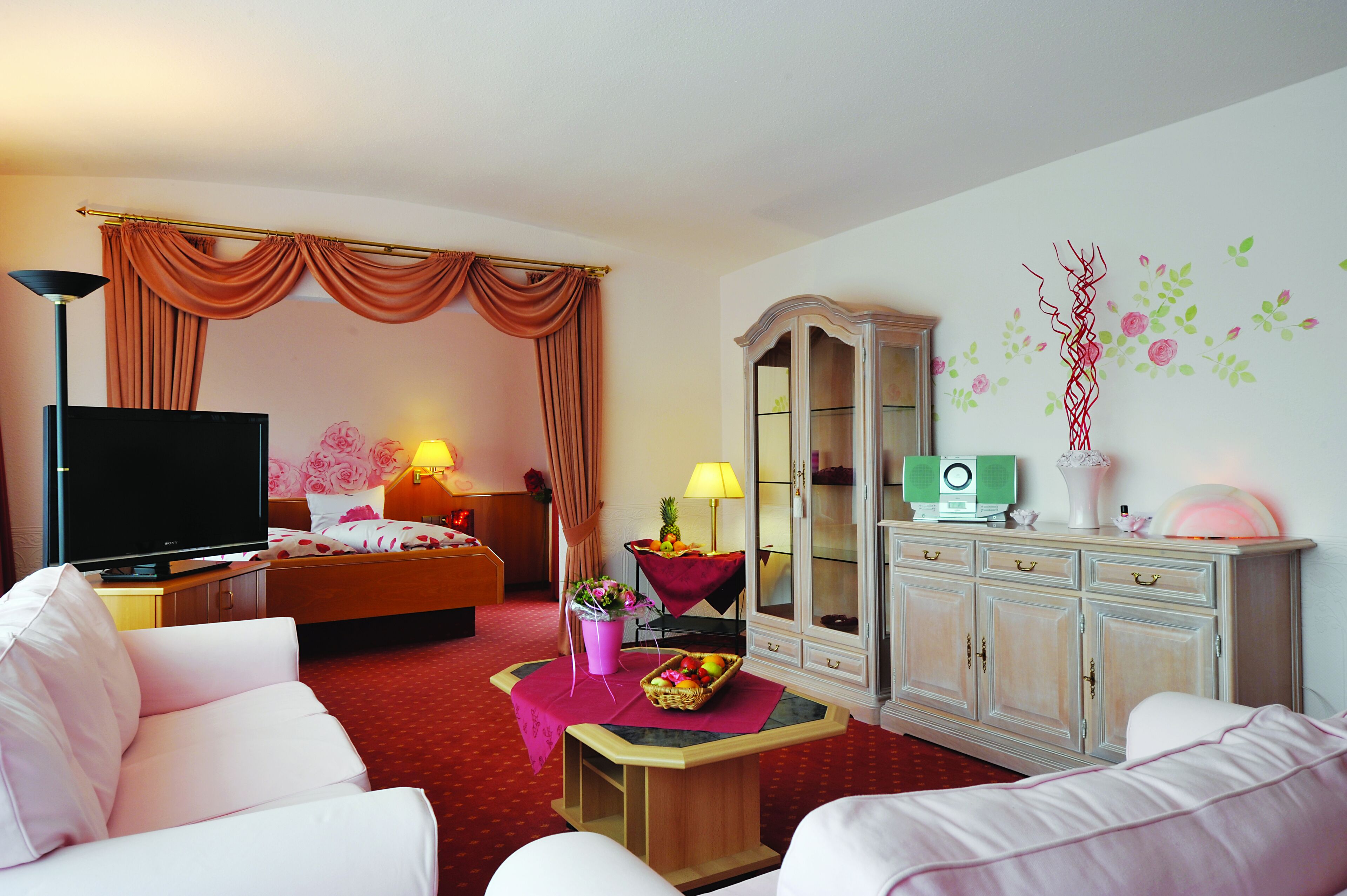 classic suite, balcony | 1 bedroom, hypo-allergenic bedding, minibar, in-room safe