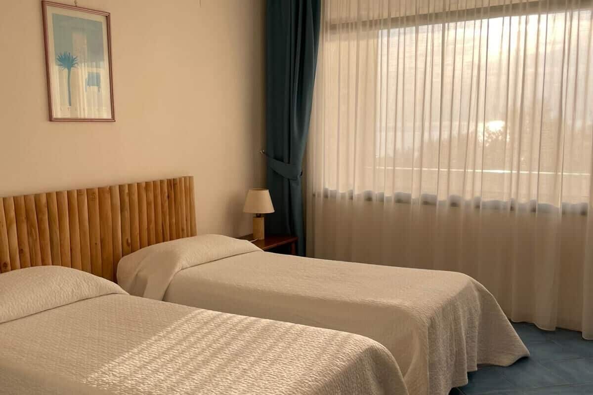 Ropa de cama de alta calidad y minibar