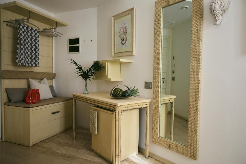 Kamar (Budget) | Minibar, brankas, meja kerja, dan tirai kedap cahaya