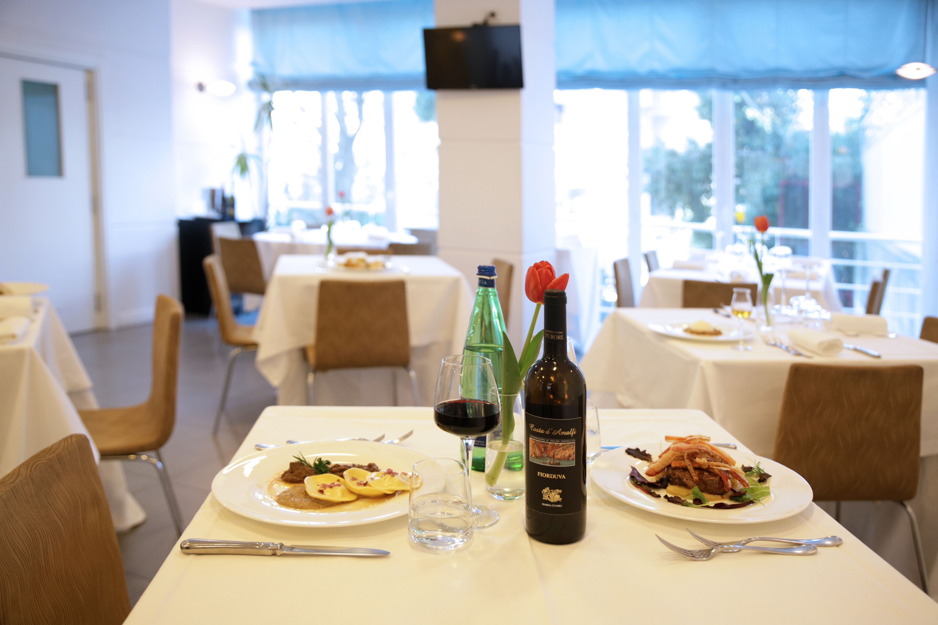 breakfast and dinner served, italian cuisine