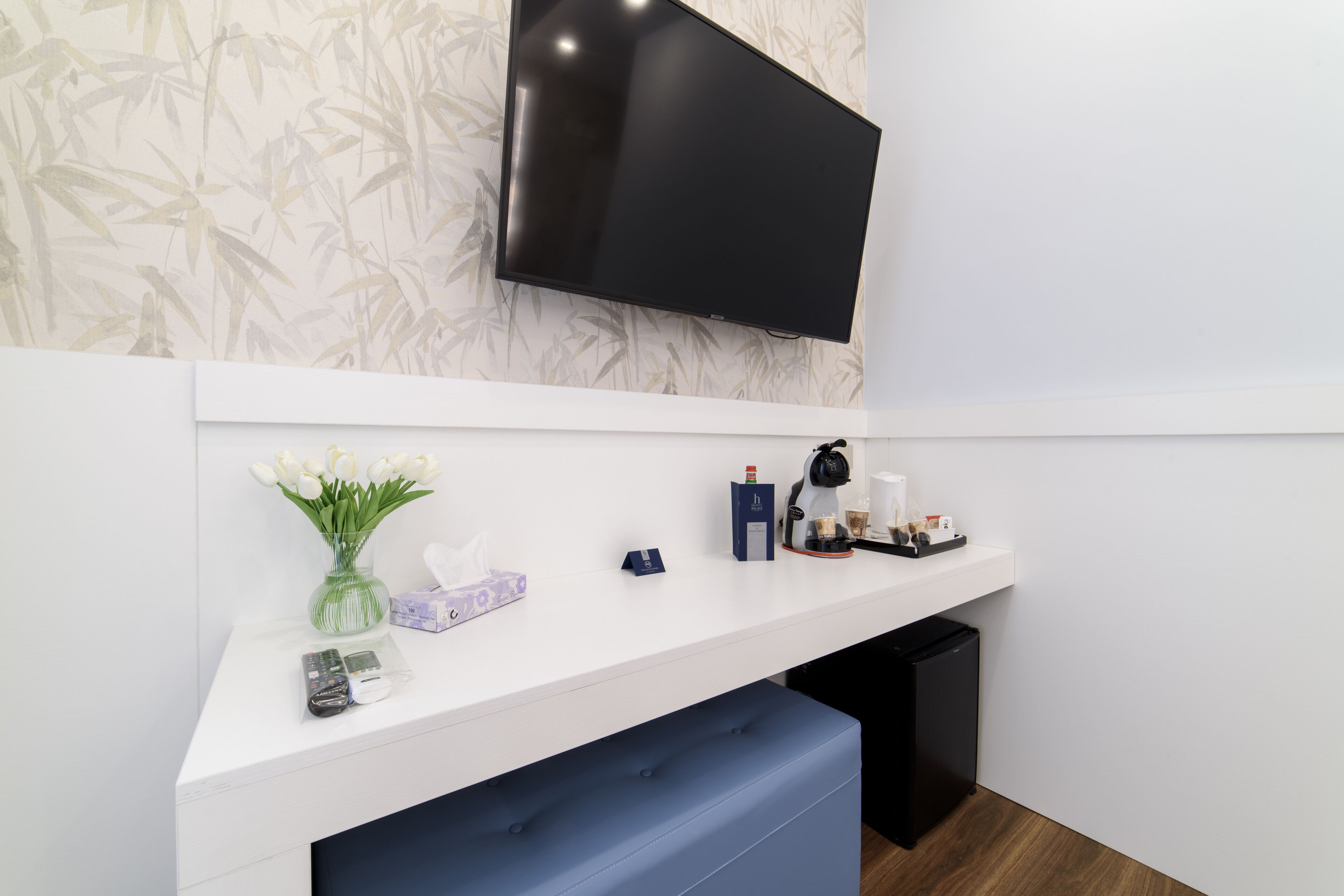 deluxe room | 1 bedroom, premium bedding, minibar, in-room safe