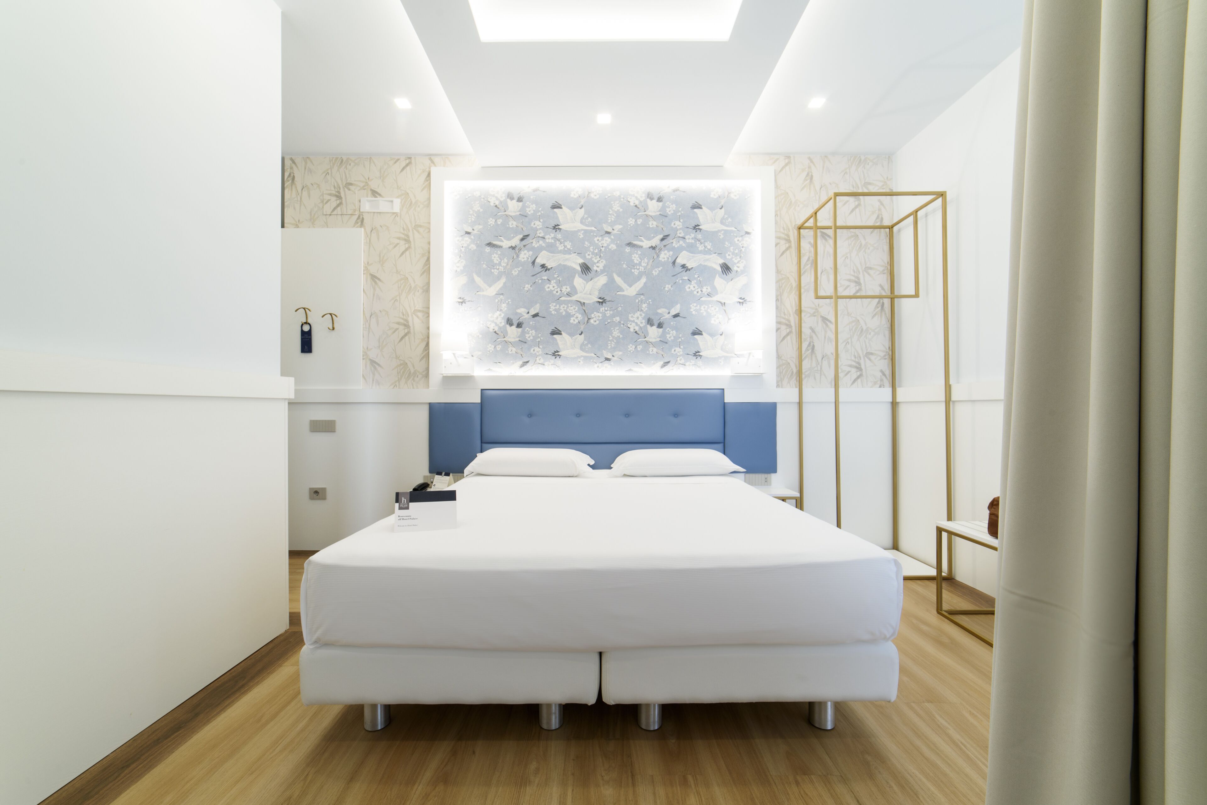 deluxe room | 1 bedroom, premium bedding, minibar, in-room safe