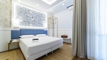 Deluxe Room | Premium bedding, minibar, in-room safe, desk
