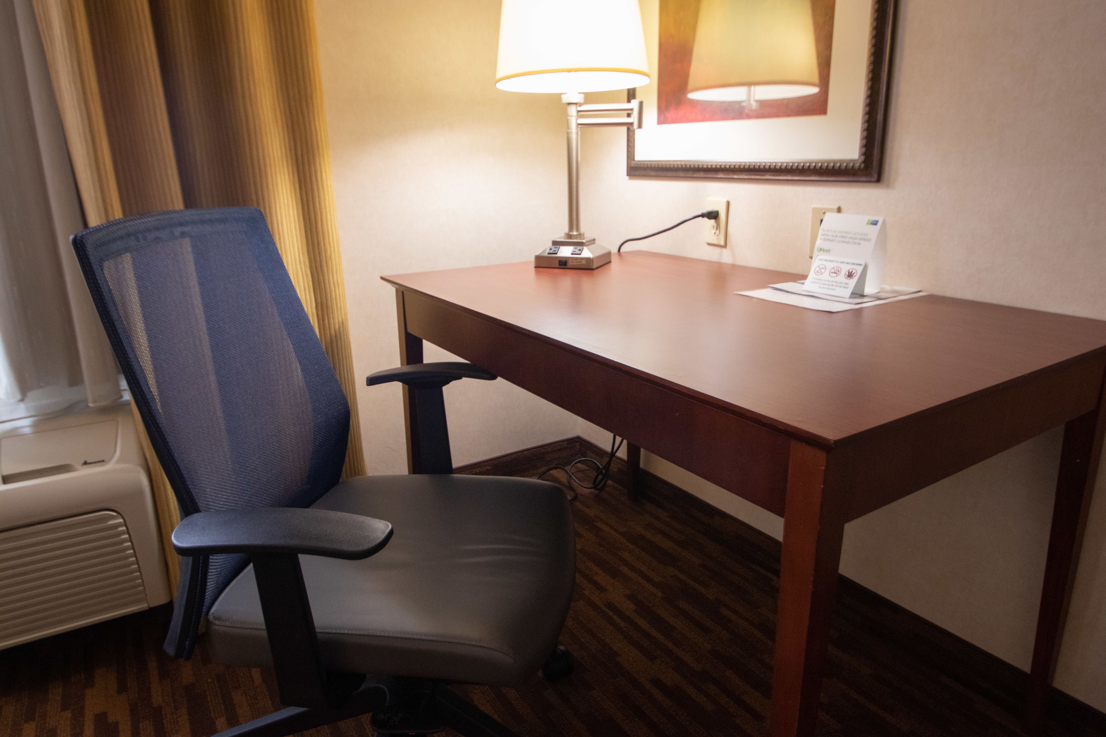 1 bedroom, in-room safe, desk, blackout curtains