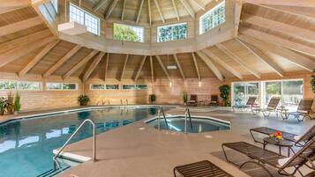 Indoor pool, pool loungers