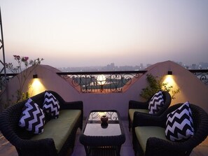 Coffee service - Swiss Inn Nile Hotel (Giza)