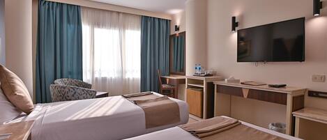 Nile View Room | 1 bedroom, Egyptian cotton sheets, premium bedding, minibar