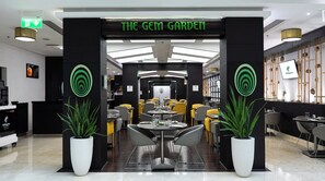 Restaurant - Holiday Inn Dubai - Al Barsha by IHG (Dubai)