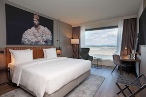 Premium Room (Airfield View) | Hypo-allergenic bedding, in-room safe, desk, laptop workspace