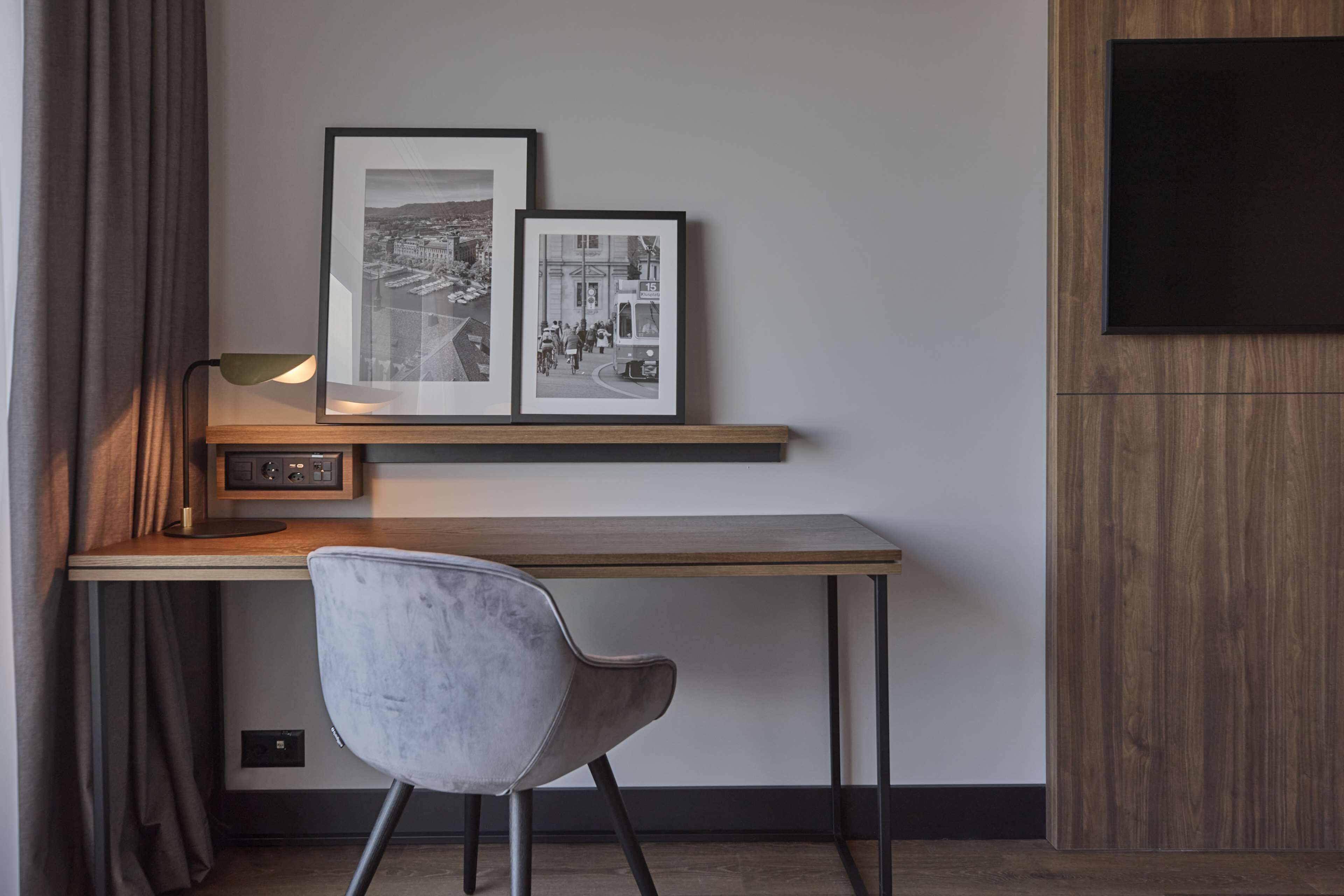 1 bedroom, hypo-allergenic bedding, in-room safe, desk