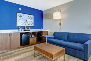 Suite, 1 King Bed with Sofa bed