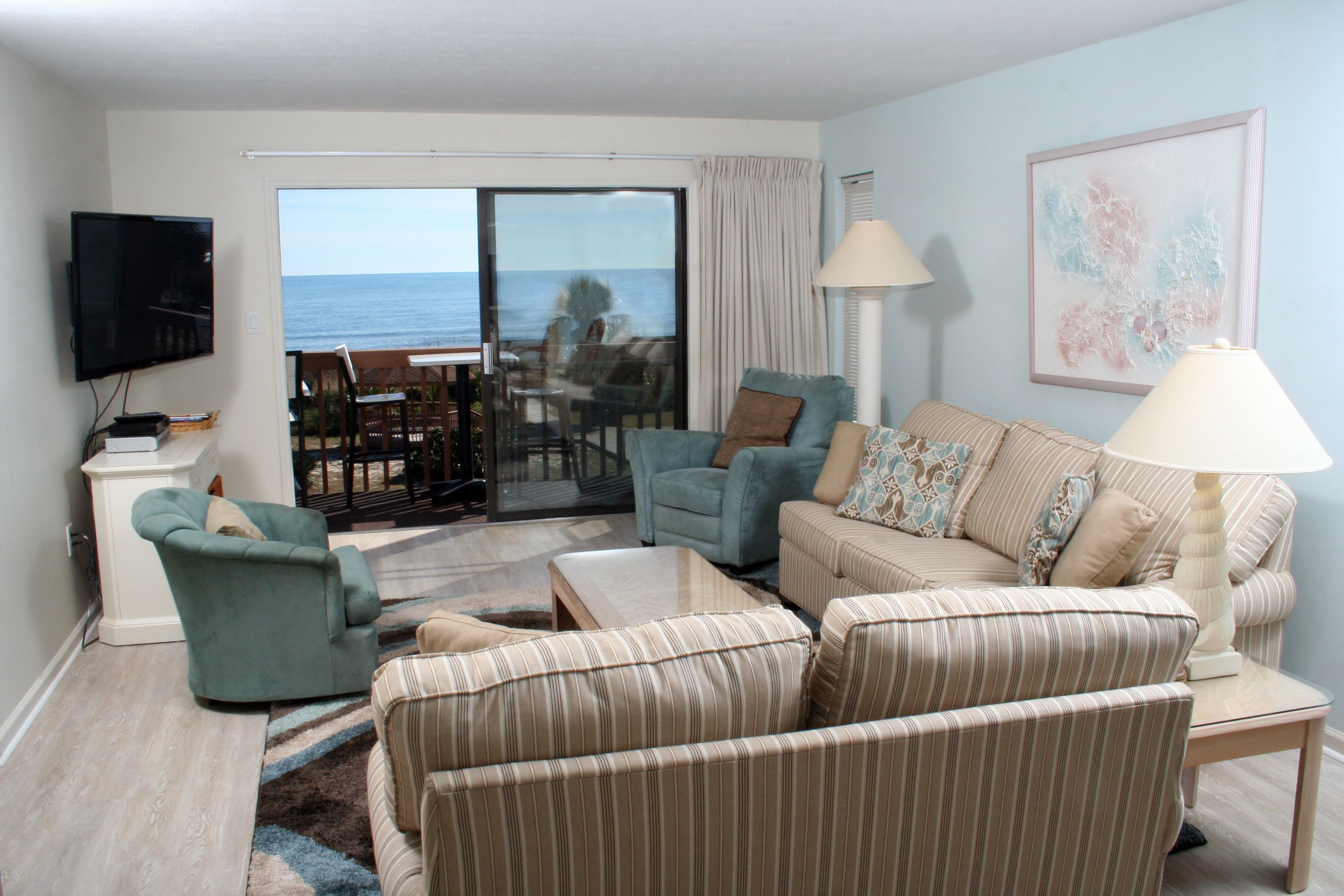 Condo, 2 habitaciones, vista al océano (Sleeps up to 6) | Área de sala de estar | Televisión y reproductor de DVD 