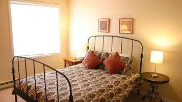 2 Bedroom / 2 Bathroom Condominium | Desk, free WiFi