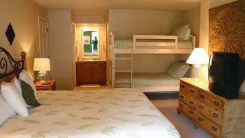 2 Bedroom / 2 Bathroom Condominium | Desk, free WiFi