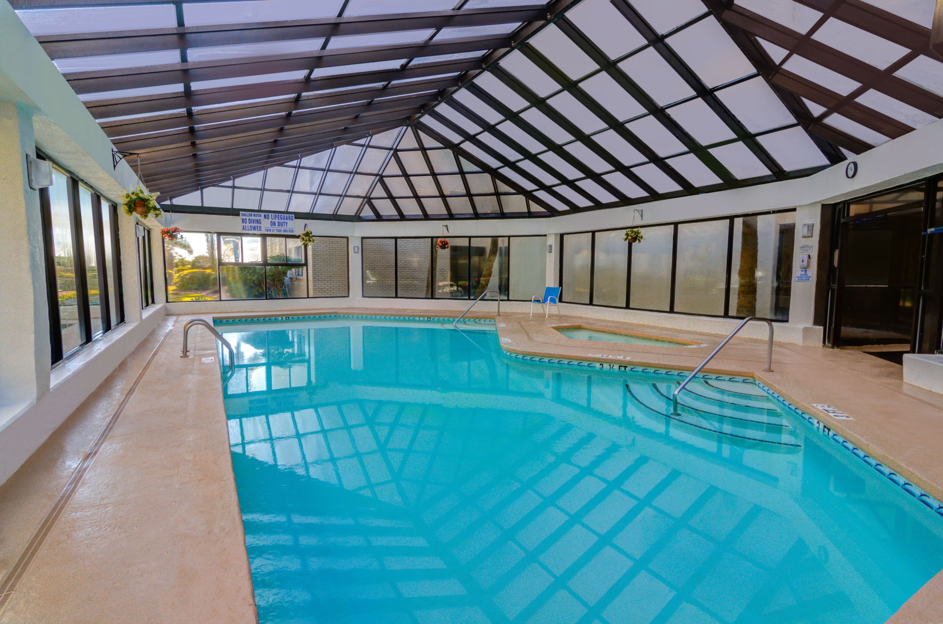 Piscine couverte, piscine extérieure
