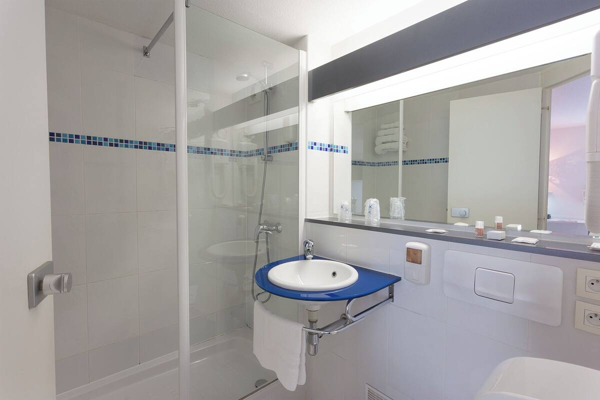 superior room | desk, blackout curtains, iron/ironing board, free wifi