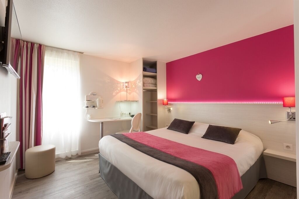 comfort double room (for 1 or 2 persons) | desk, blackout curtains, iron/ironing board, free wifi