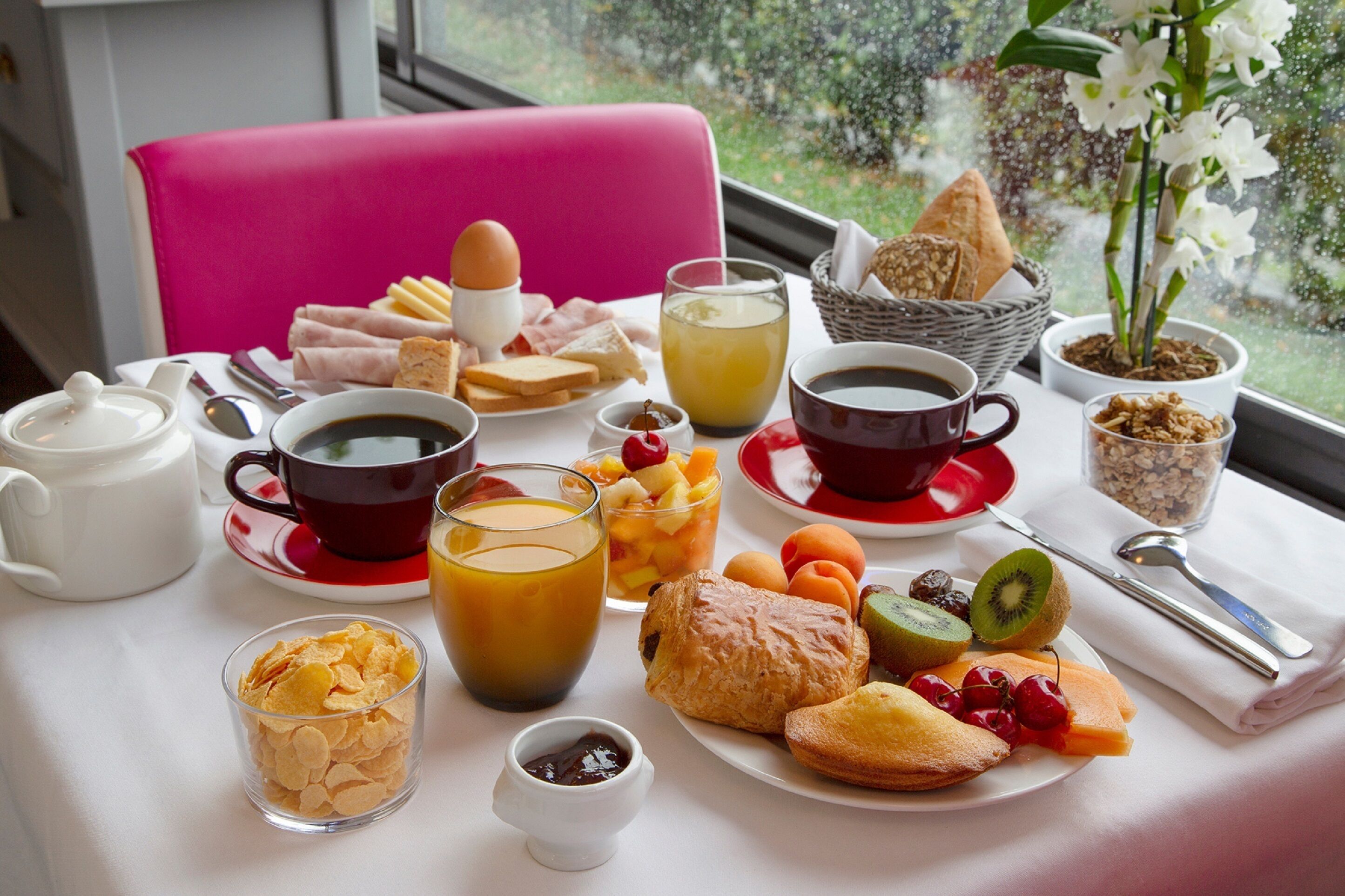 daily buffet breakfast (eur 13 per person)