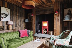 The Lakeview Suite | 防过敏的被褥、迷你吧、客房内保险箱、办公桌